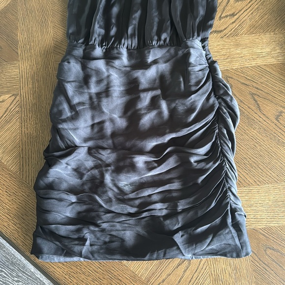 VERONICA BEARD Chain halterneck silk-blend minidress, Size 2, $598 - Picture 12 of 16